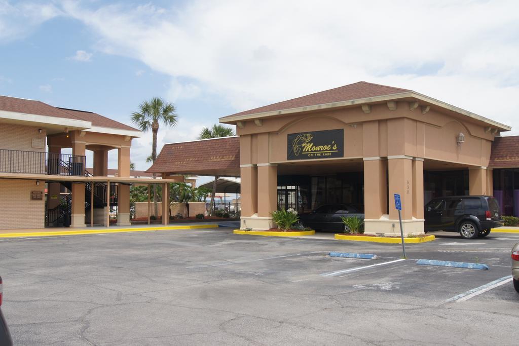 Monroe'S On The Lake Hotel & Banquet Hall Sanford Exterior foto